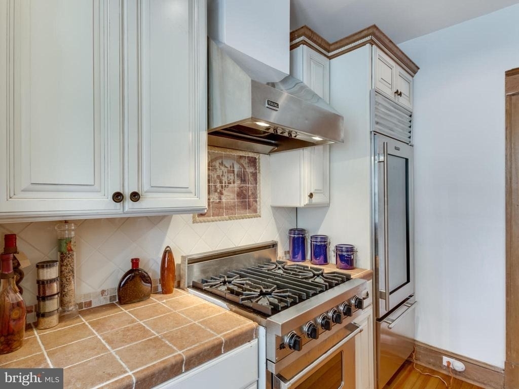 1654 33rd Street Nw - Photo 9
