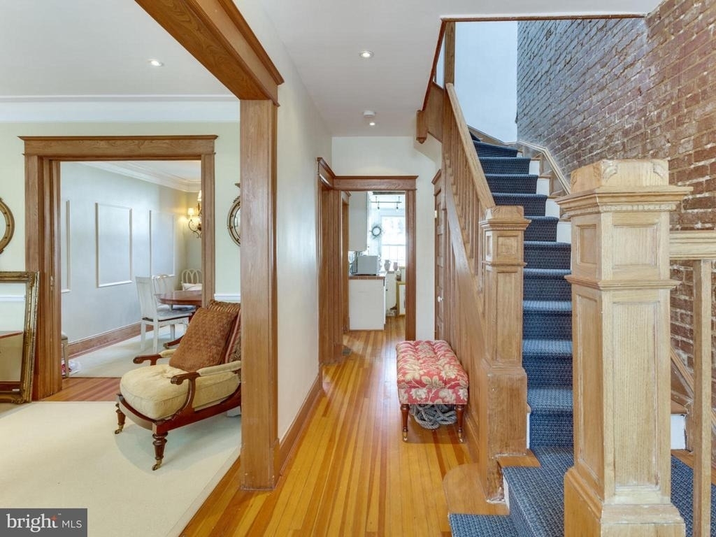 1654 33rd Street Nw - Photo 2