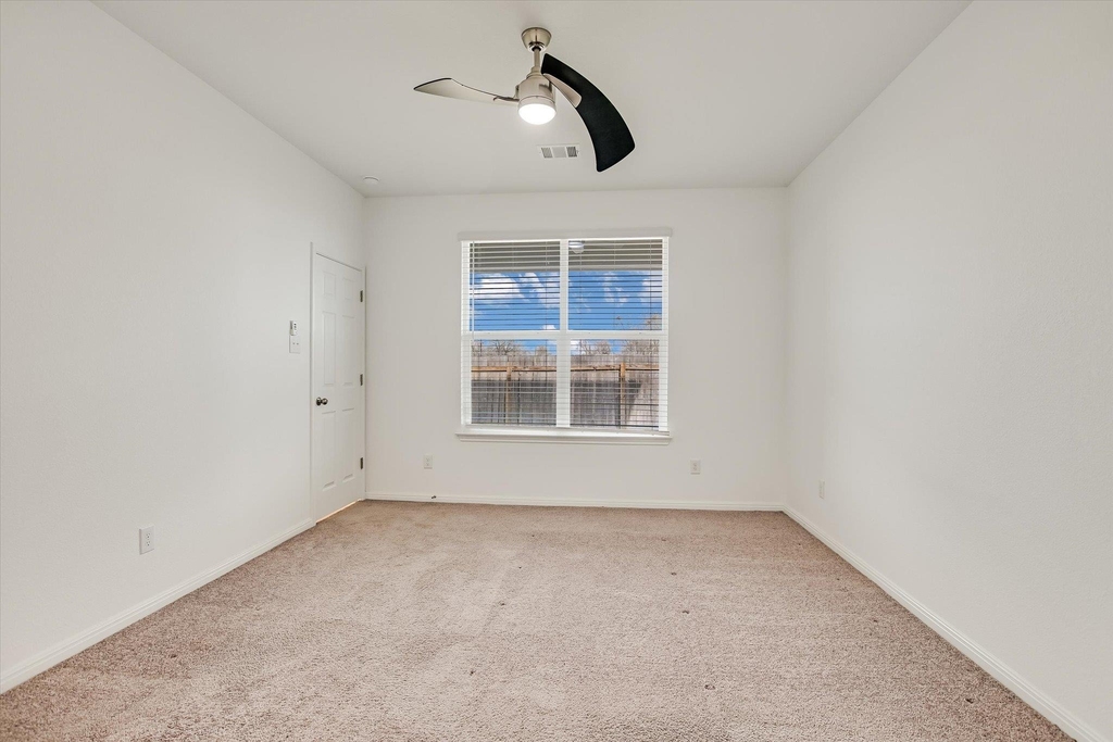 12814 Meachum Ln - Photo 10