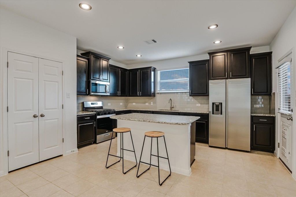 12814 Meachum Ln - Photo 5