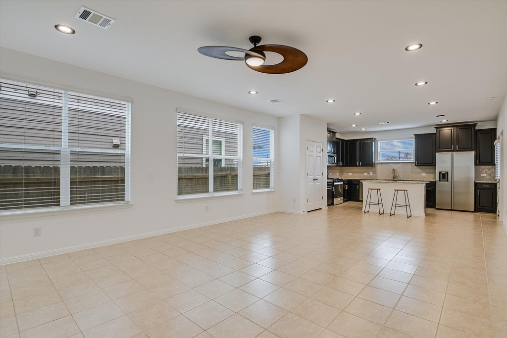 12814 Meachum Ln - Photo 3