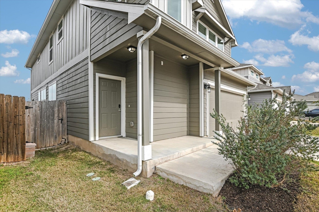 12814 Meachum Ln - Photo 2