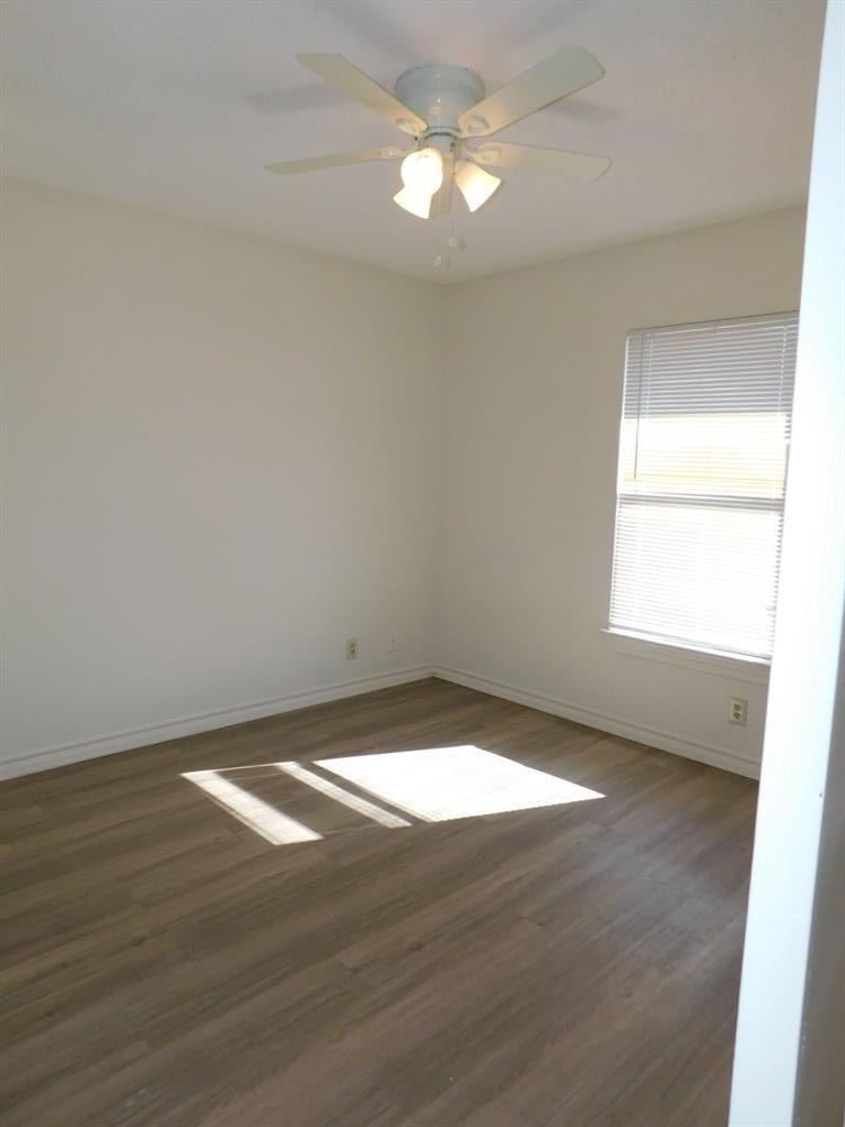 1002 Southwalk St - Photo 5