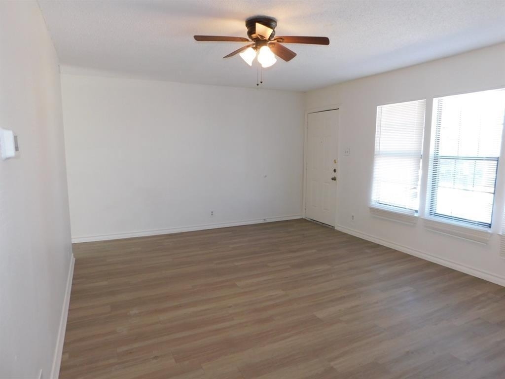 1002 Southwalk St - Photo 0