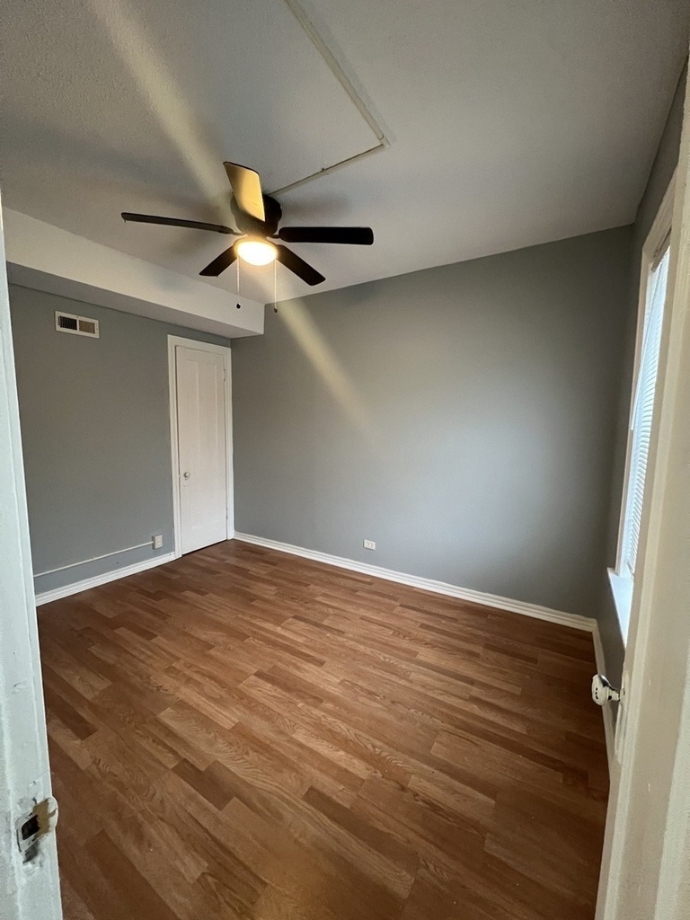 7800 S Burnham Avenue - Photo 2