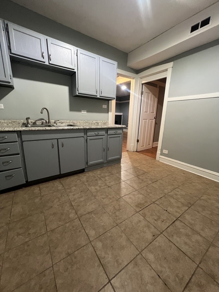 7800 S Burnham Avenue - Photo 0