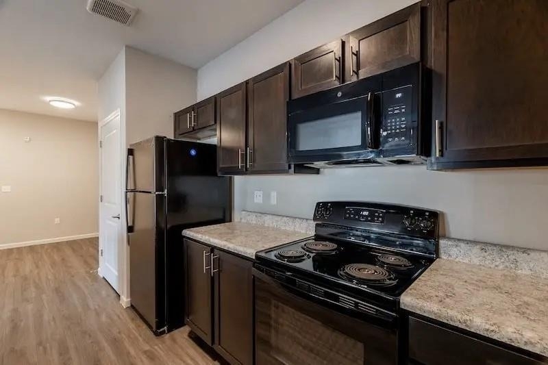 516 N Pierce St - Photo 8