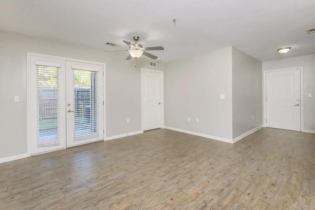6454 Airline Hwy - Photo 9