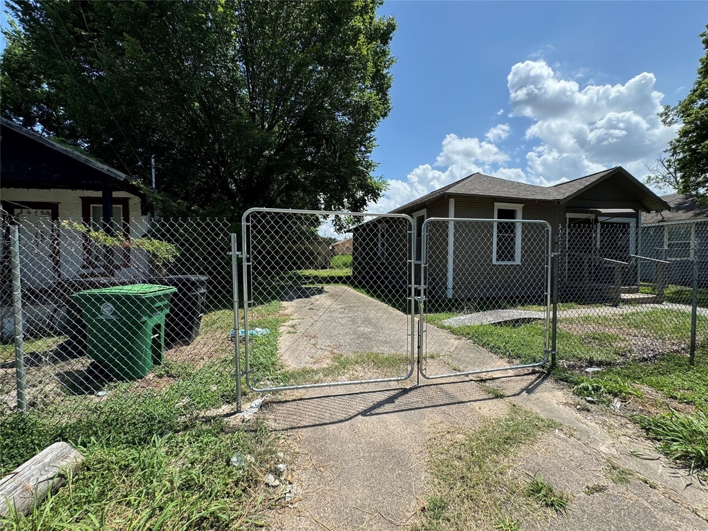 3428 Reeves Street - Photo 8