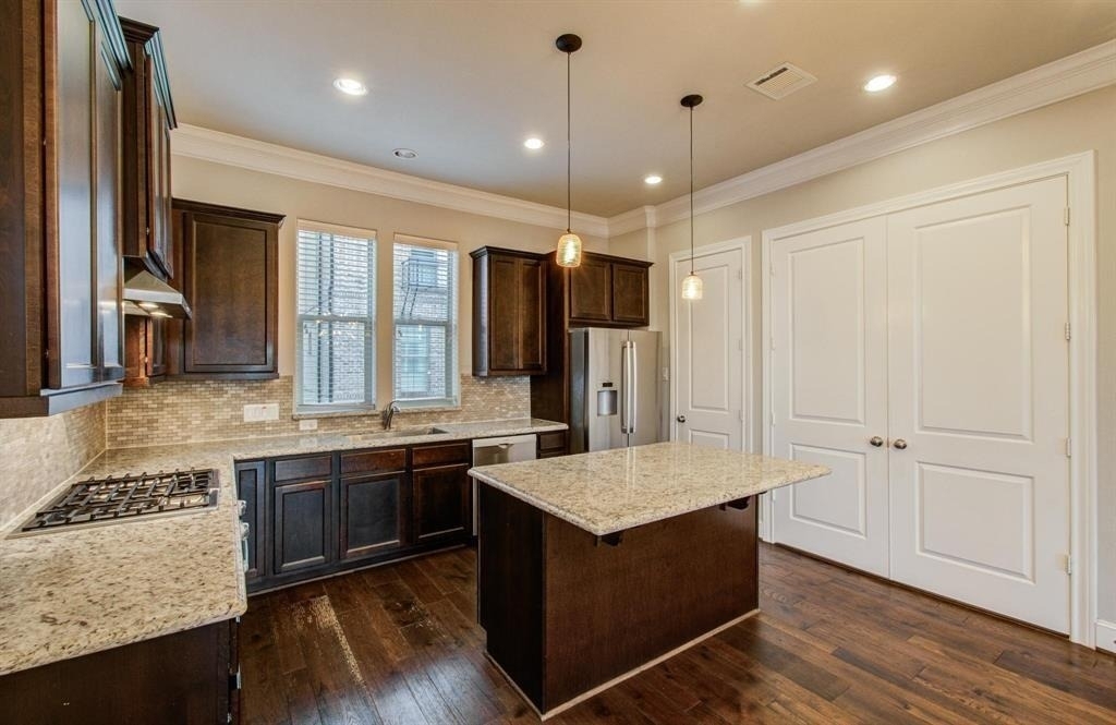 610 Delano Street - Photo 8