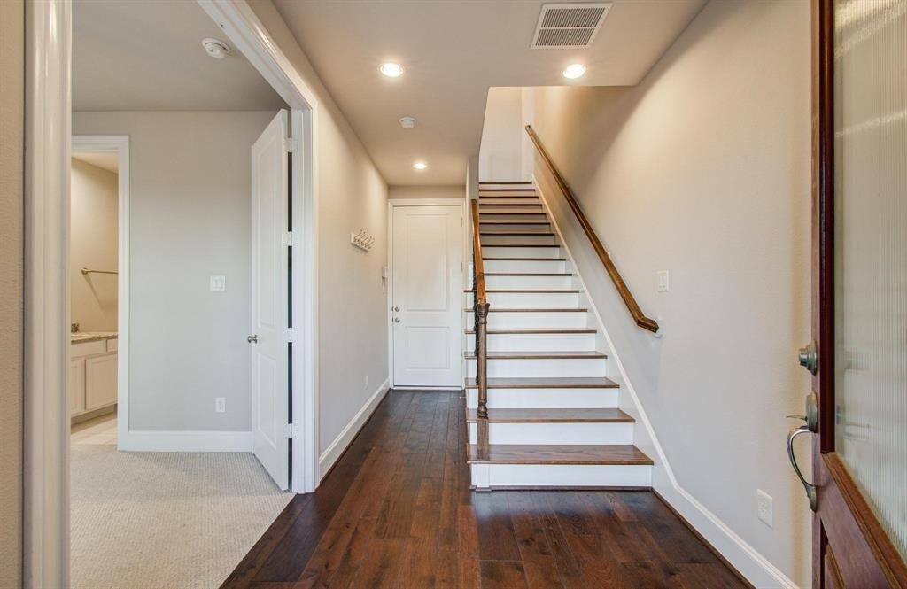 610 Delano Street - Photo 2