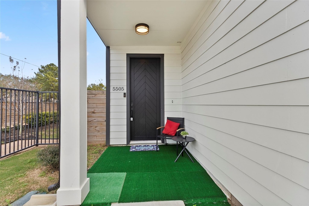 5505 Oakmont Villas Drive - Photo 0