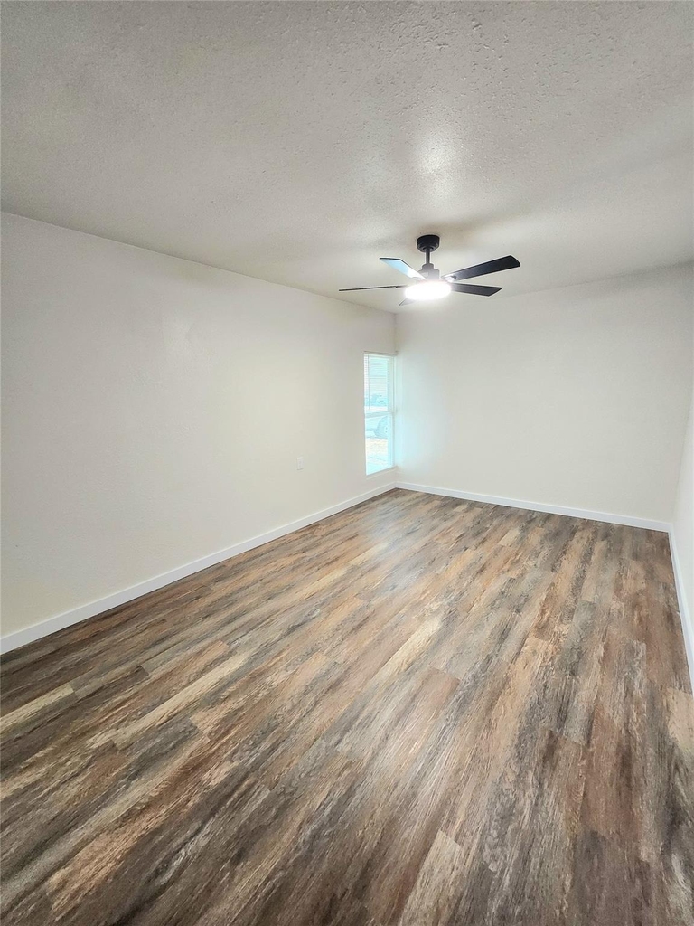10047 Emerald Creek Drive - Photo 14
