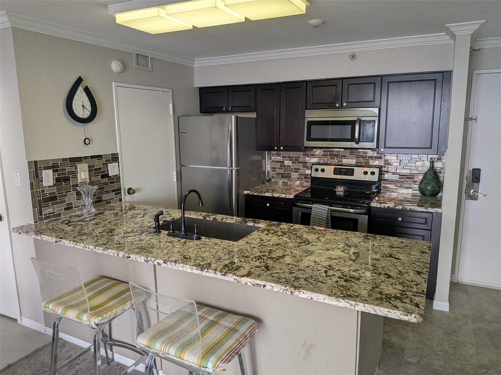 5220 Seawall Boulevard - Photo 3