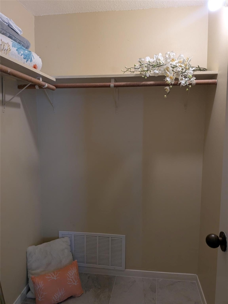5220 Seawall Boulevard - Photo 6