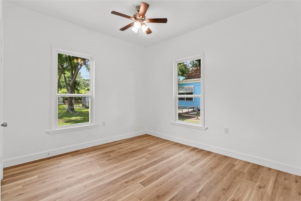 436 E Peach Street - Photo 4