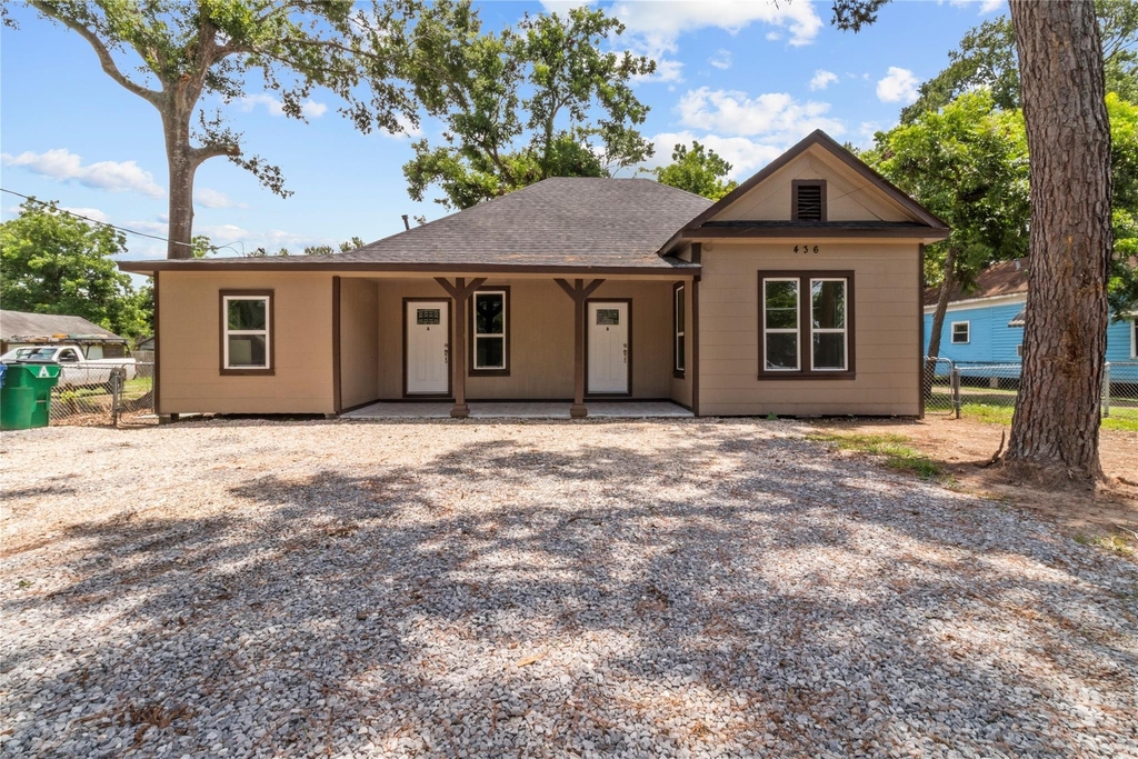 436 E Peach Street - Photo 0