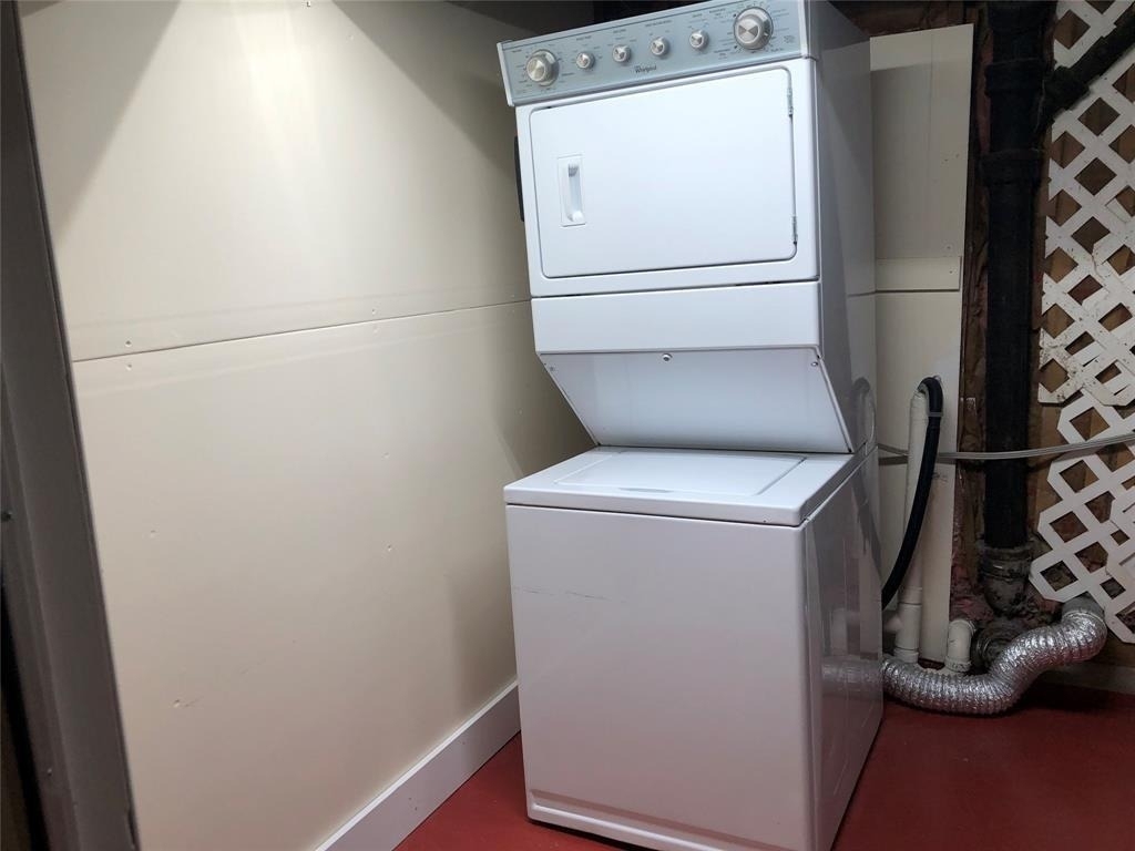 208 1/2 Avenue A - Photo 9