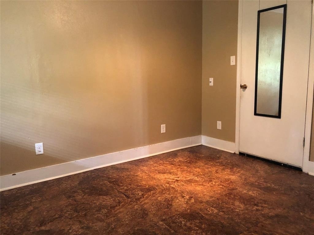 208 1/2 Avenue A - Photo 8