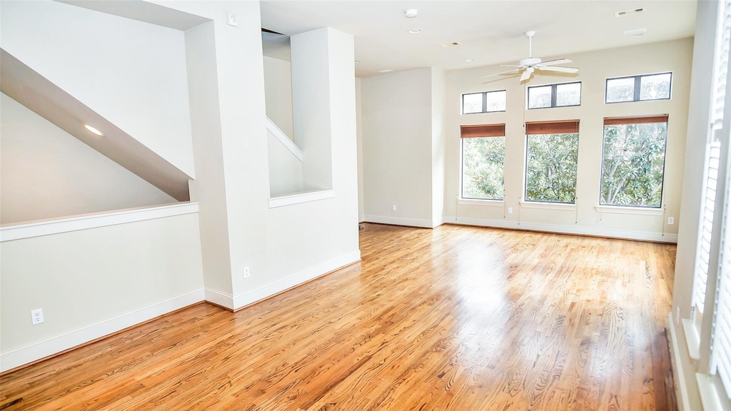 1611 Silver Street - Photo 5