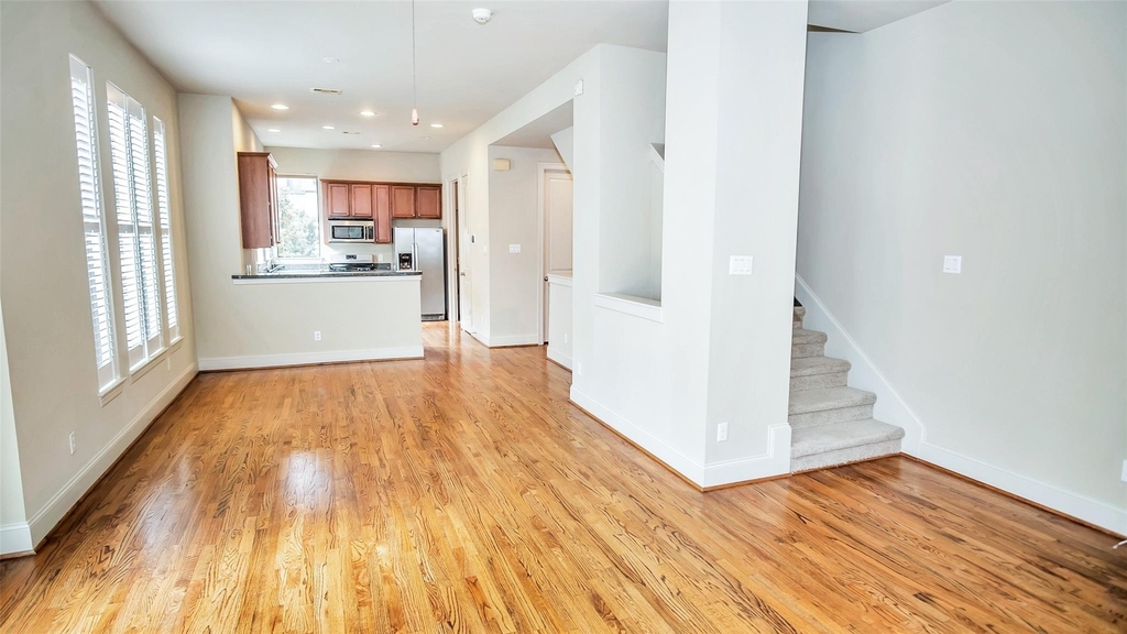 1611 Silver Street - Photo 9