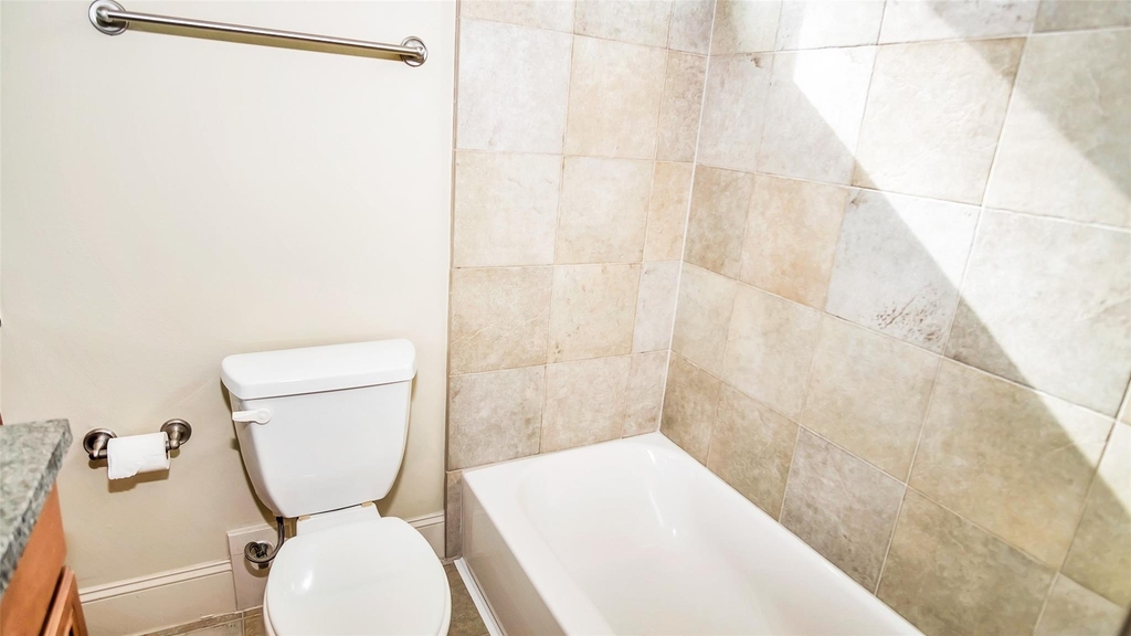 1611 Silver Street - Photo 24