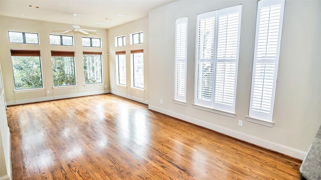 1611 Silver Street - Photo 3