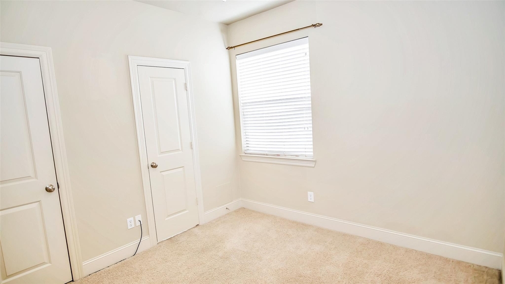 1611 Silver Street - Photo 26