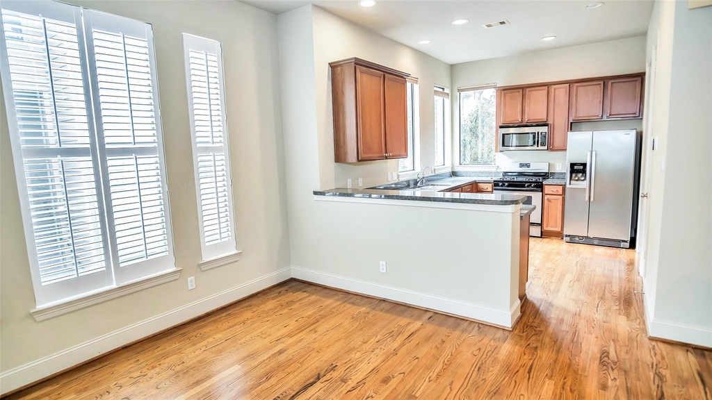 1611 Silver Street - Photo 10