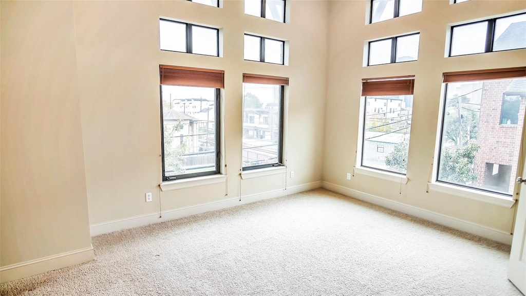 1611 Silver Street - Photo 13