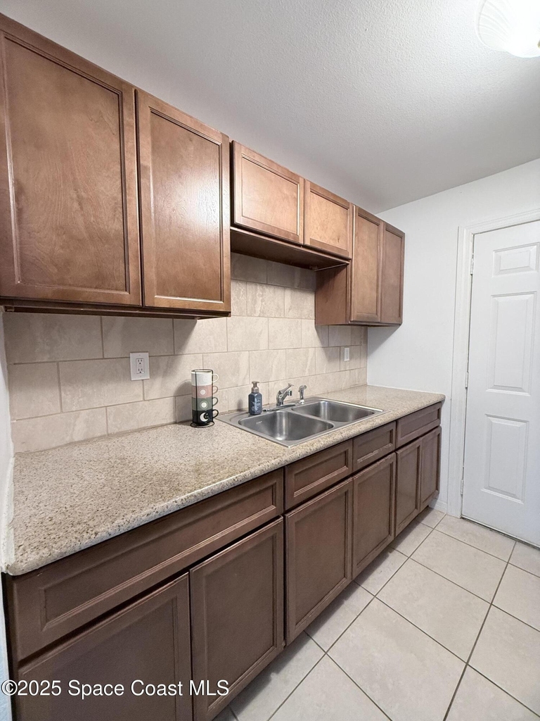 1440 Parkway Drive - Photo 11
