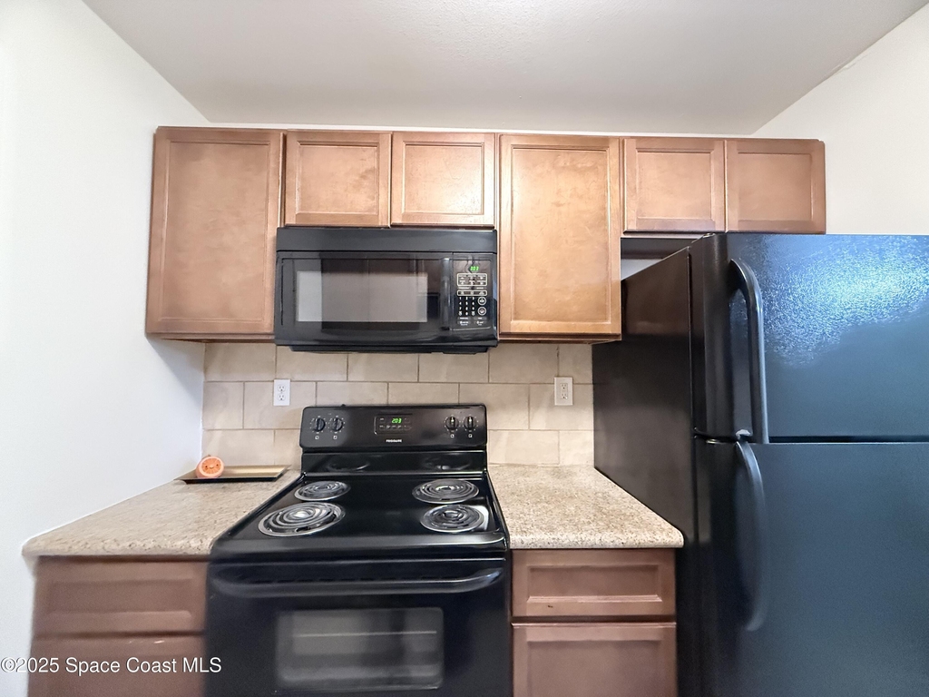 1440 Parkway Drive - Photo 10