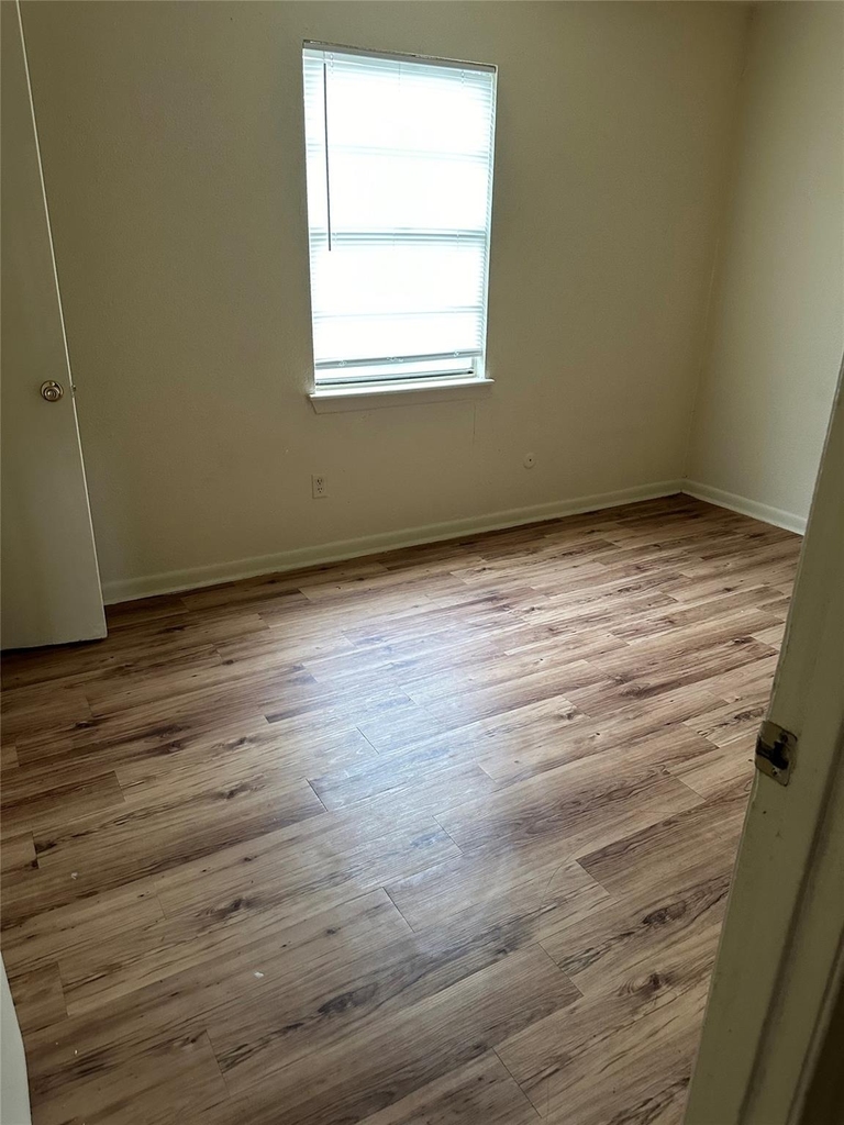 201 Sands Street - Photo 3