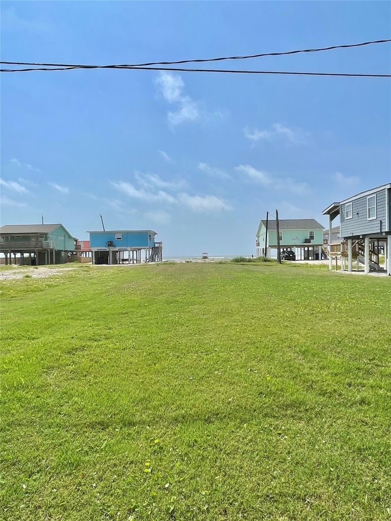 1111 Surf Drive - Photo 2