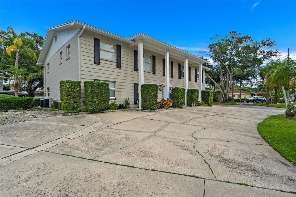 503 Monterey Boulevard Ne - Photo 0