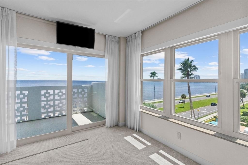 2401 Bayshore Boulevard - Photo 1