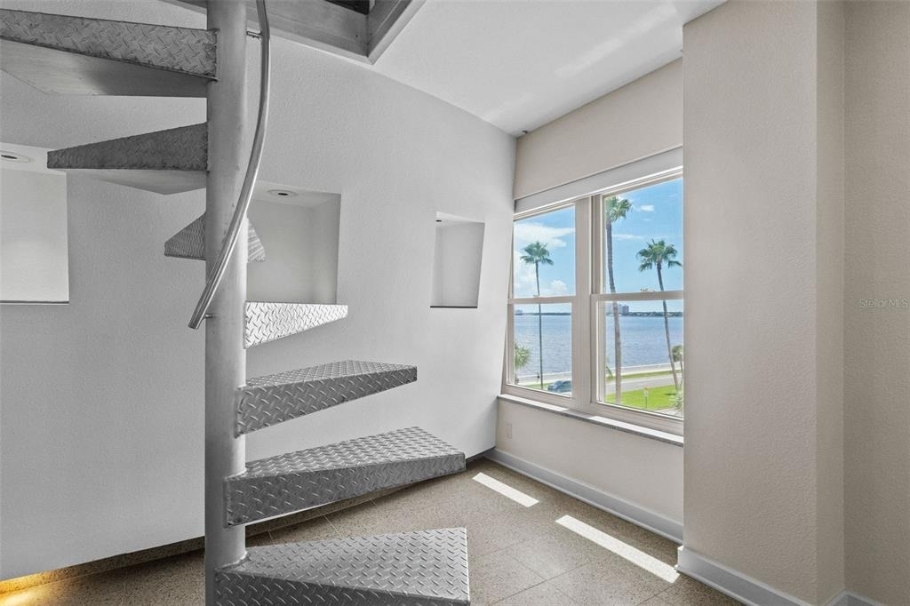 2401 Bayshore Boulevard - Photo 3