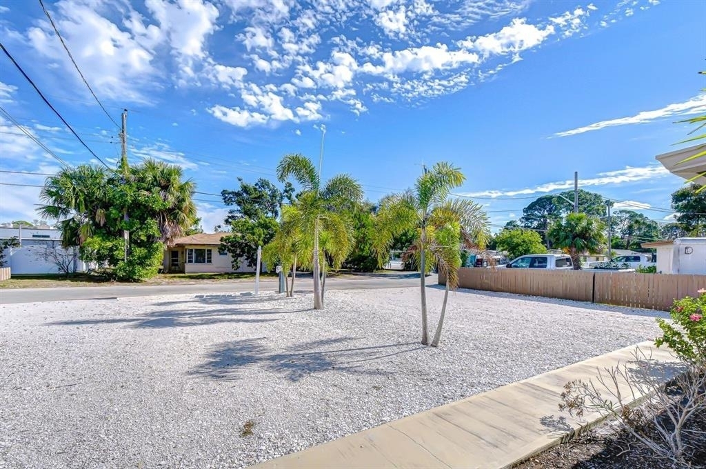 4444 17th Street W - Photo 3