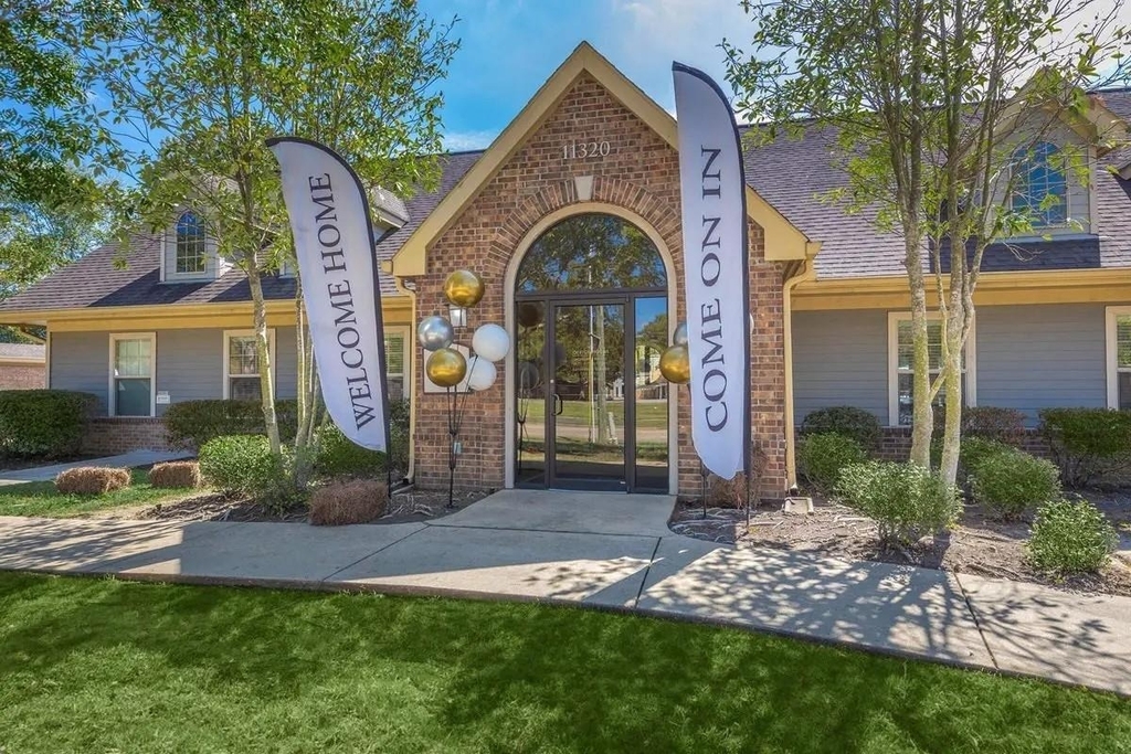 11320 Greenwell Springs Rd - Photo 2