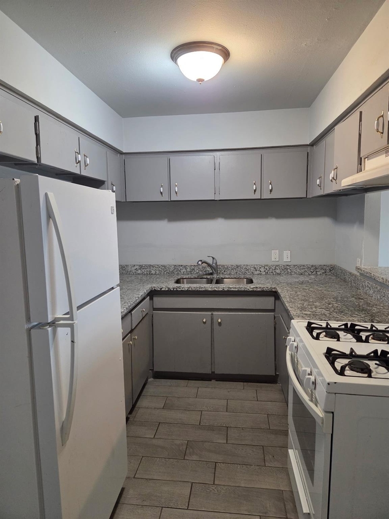 306 North Street - Photo 4