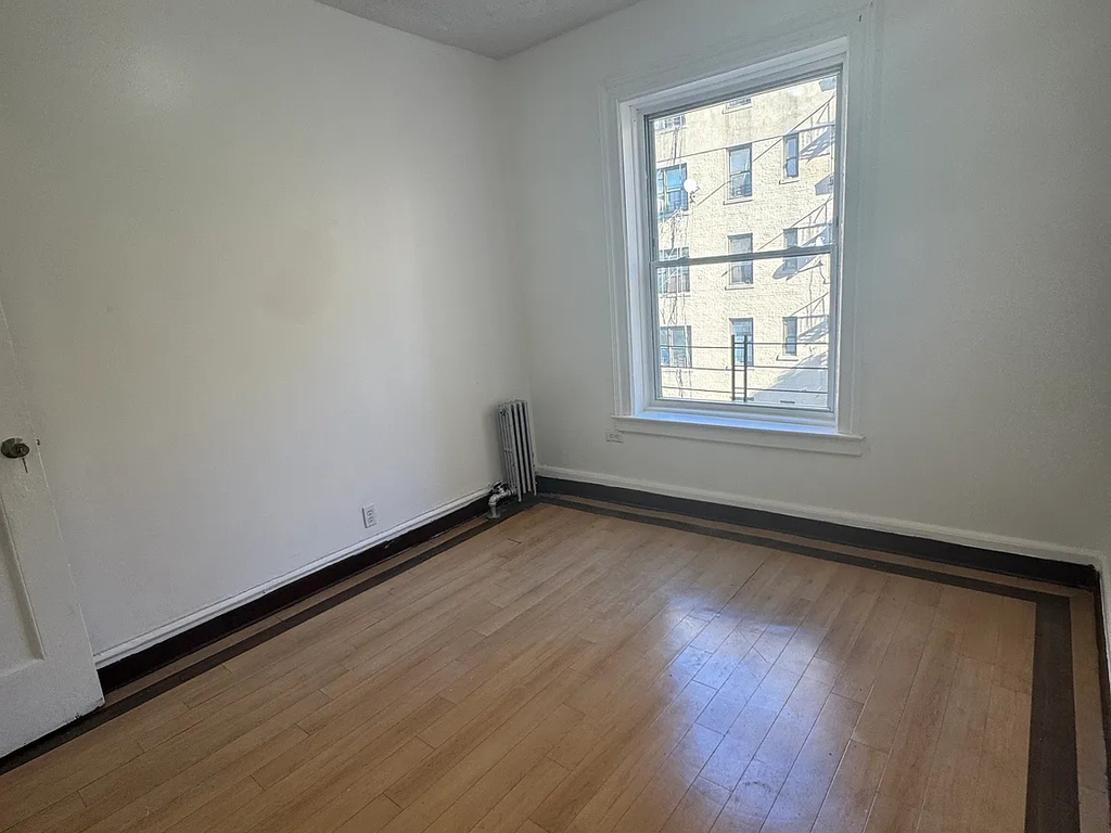 2026 Ryer Avenue - Photo 6