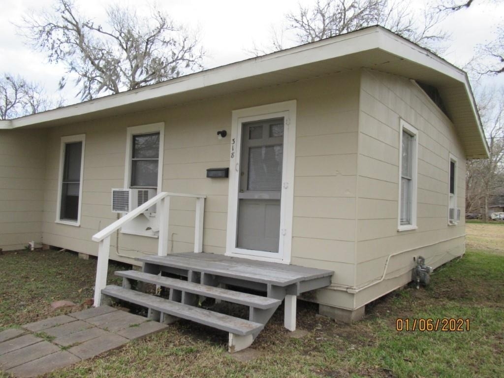 318 Circle Way Street - Photo 1