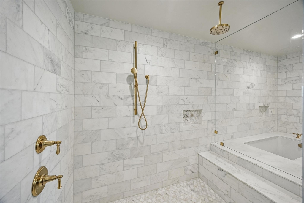 1717 Bissonnet Street - Photo 19