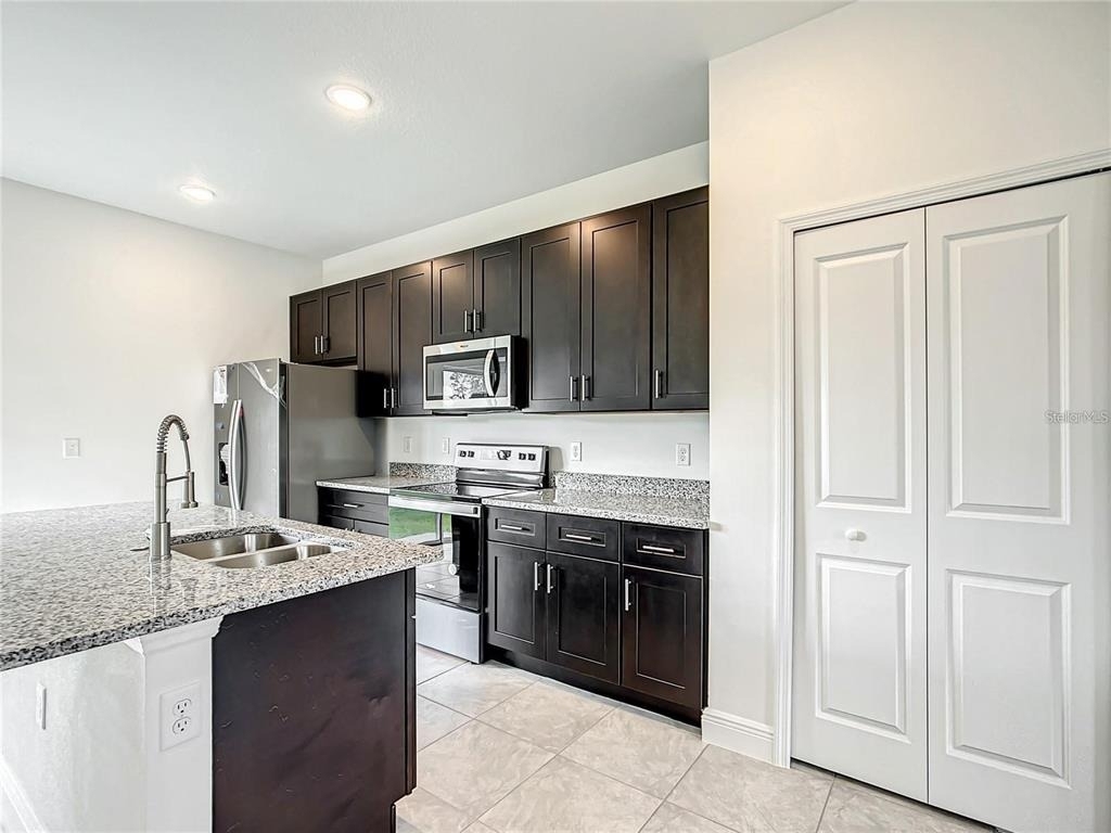 406 Marion Oaks Trail - Photo 11