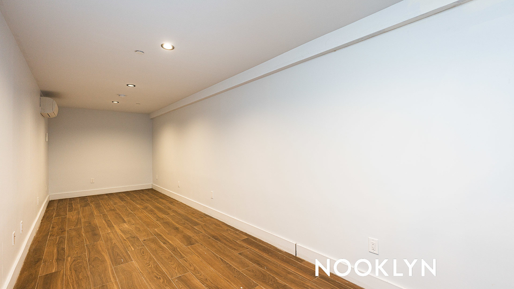 1337 Gates Avenue - Photo 5