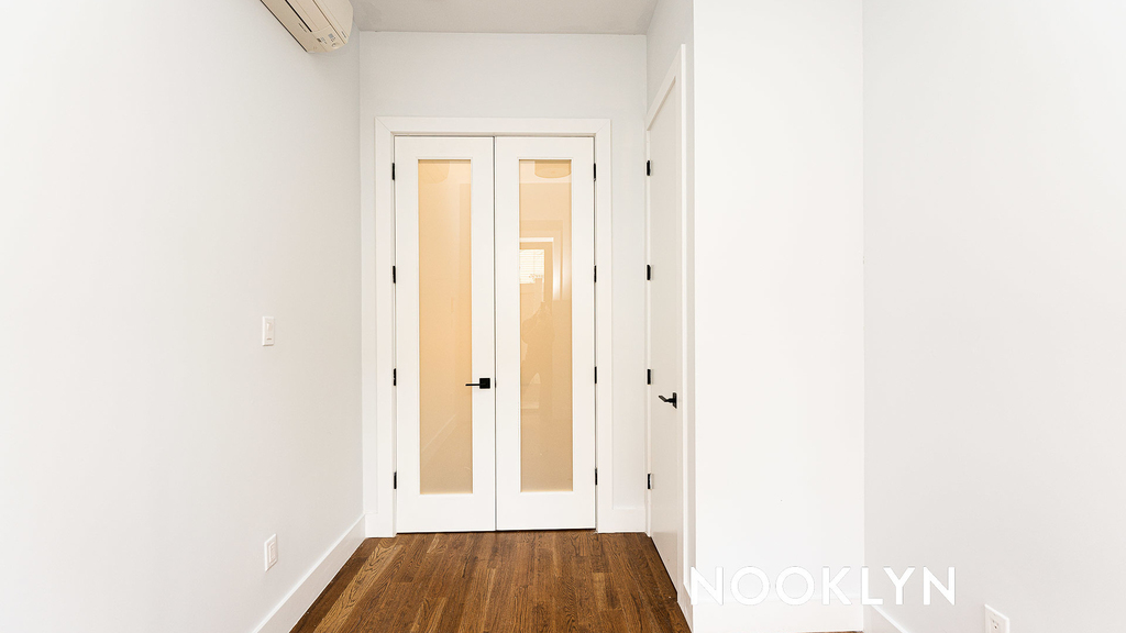 1337 Gates Avenue - Photo 7