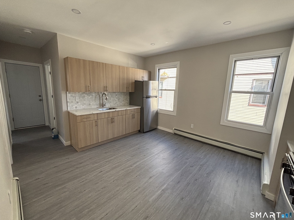 82-86 Waldorf Avenue - Photo 7