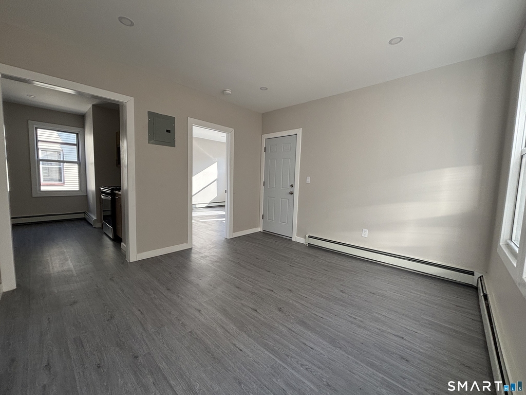 82-86 Waldorf Avenue - Photo 2