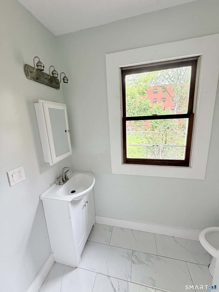 139 Poplar Street - Photo 17