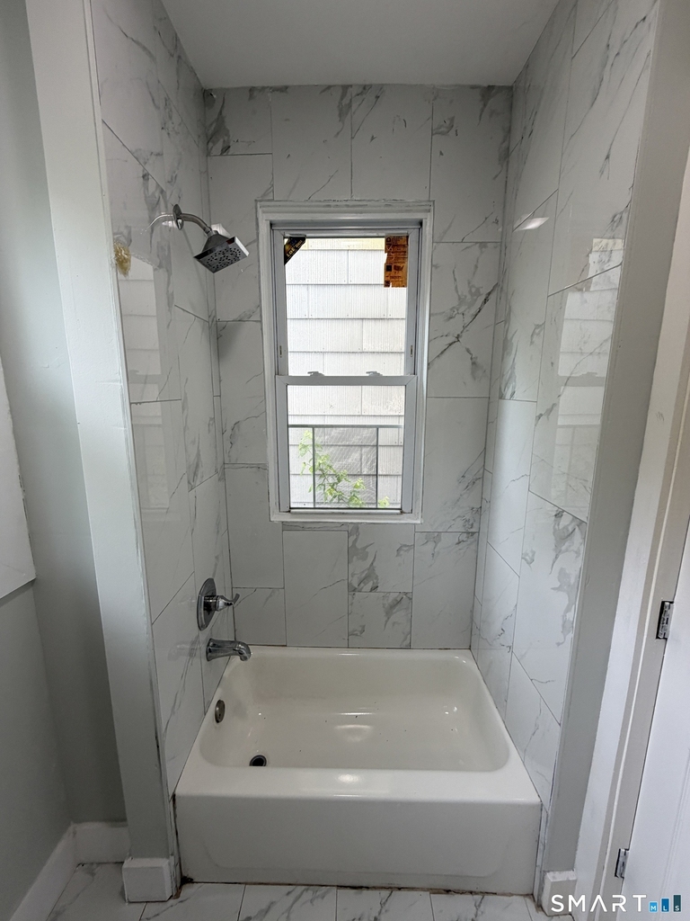 139 Poplar Street - Photo 2